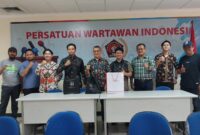 Ketua PWI Jaya, Kesit Budi Handoyo dan Sekretaris PWI Jaya, Arman Suparman ini yakni


menerima kunjungan dari team hotel 88 mangga besar 