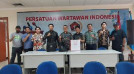 Ketua PWI Jaya, Kesit Budi Handoyo dan Sekretaris PWI Jaya, Arman Suparman ini yakni


menerima kunjungan dari team hotel 88 mangga besar 