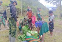 TNI Hadir Menyapa, Membeli, dan Mendengar di Kampung Wuloni