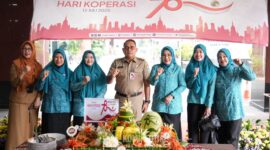 Arifin Serukan Pendampingan Aktif Usai Penyerahan Akta Koperasi Baru