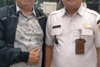 Lurah Bungur Tindaklanjuti Laporan Warga, Bangunan di Atas Saluran Air Dibongkar
