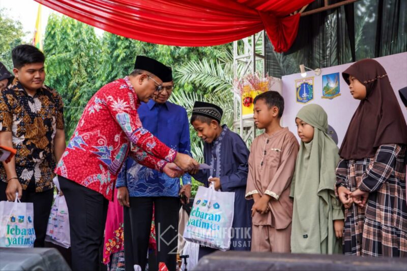 Lebaran Yatim di Jakpus, Wali Kota Ajak Masyarakat Bersihkan Diri Lahir dan Batin