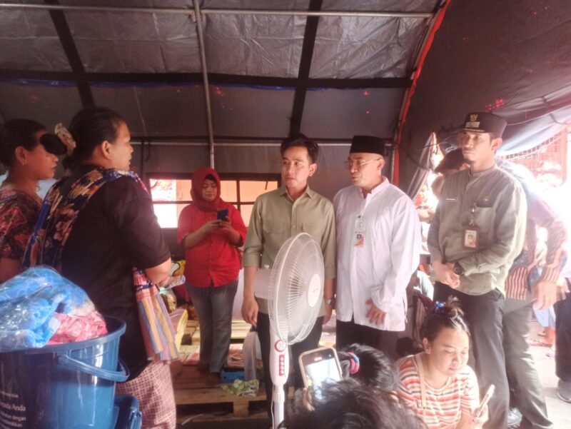 Wapres Gibran Kunjungi Lokasi Kebakaran di Tambora, Camat Holil: Pemerintah Hadir untuk Rakyat