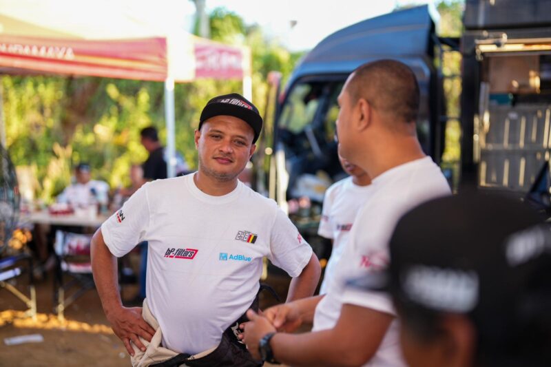 Rizal Sungkar Kembali Bersinar di Lintasan UTV, Tunjukkan Semangat Juang dan Kekeluargaan