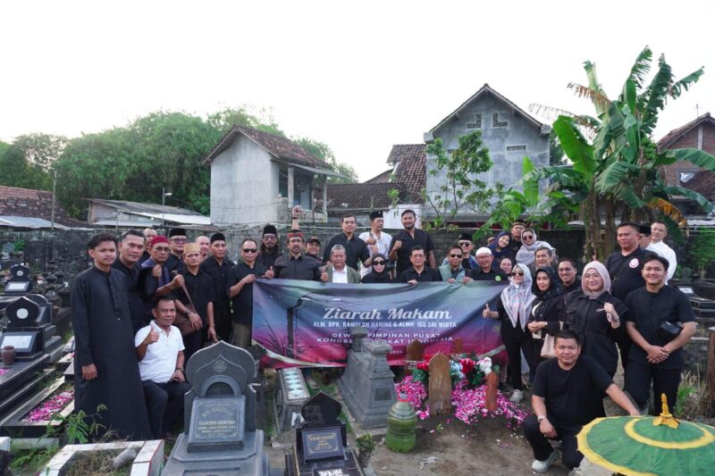 KAI Kenang Ramdlon Naning, Sosok Advokat Berintegritas Lewat Ziarah di Yogyakarta
