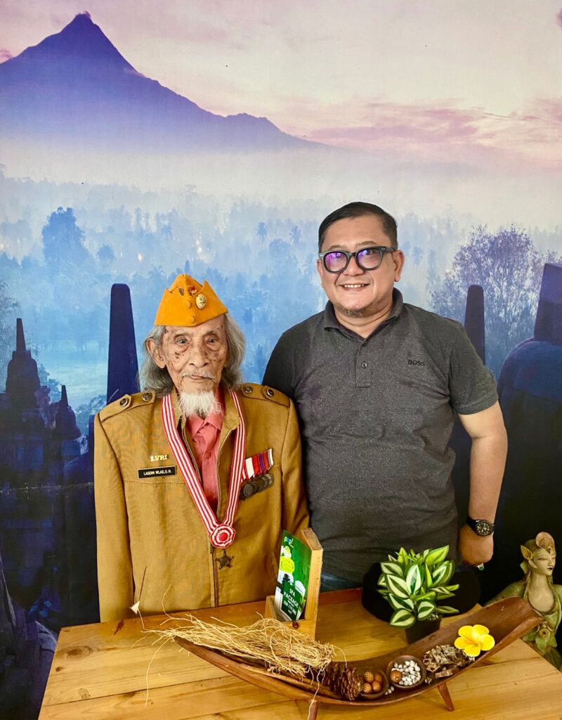 Mengenal Lebih Dekat Advokat Tertua Indonesia: Lasdin Wlas, S.H.
Figur Senior di Dunia Advokat dan Penegakan Hukum.