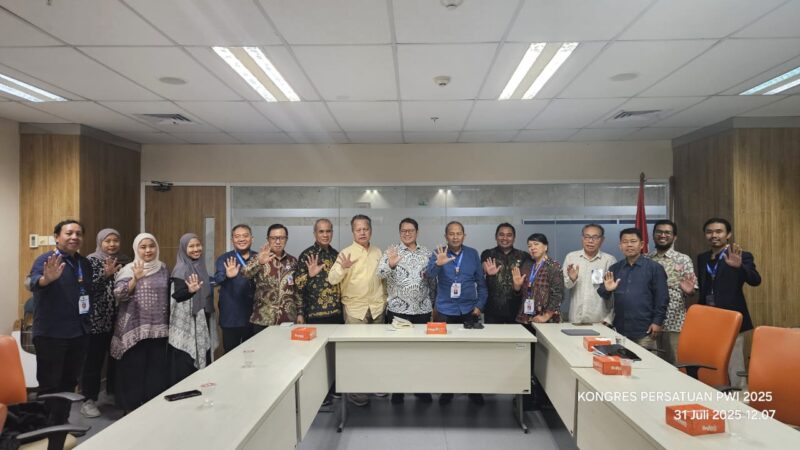 Persatuan Wartawan Indonesia (PWI) hadir Wakil Ketua OC Raja Parlindungan Pane, Sekretaris OC Tb. Adhi, Koordinator Bidang Dana M. Nasir dan Musrifah, Koordinator Bidang Akomodasi Sarwani dan Kadirah, Koordinator Transportasi Herwan Pebriansyah dan Mercys Charles Loho, serta anggota sekretariat Wachyono.