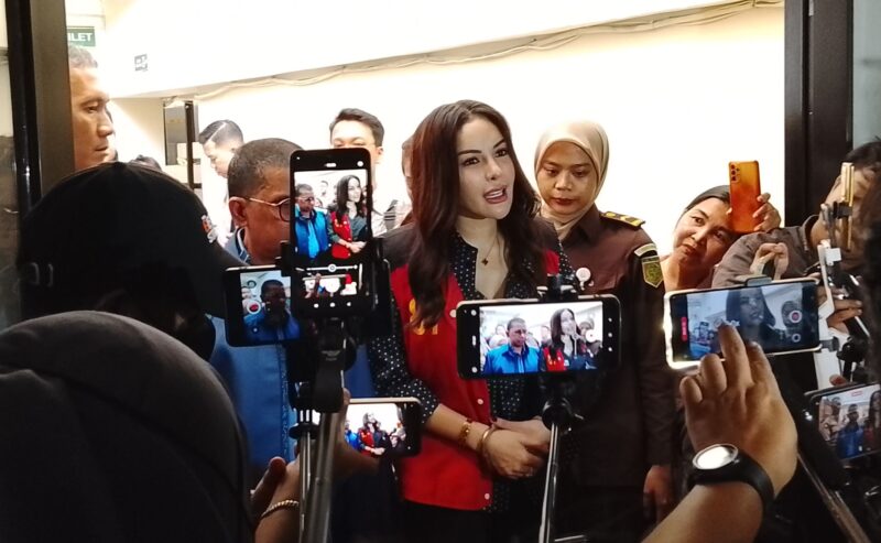 Foto: Nikita Mirzani usai Jalani Persidangan di Pengadilan Negeri Jakarta Selatan, Selasa (8/7/2025). (Dok-Fhm-Okj)