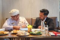 Foto: Kanjeng Gusti Sultan Sepuh Pangeran Kuda Putih Syarif Maulana Pangeran Heru Rusyamsi Arianatareja-Kiri. (Dok-Istimewa)
