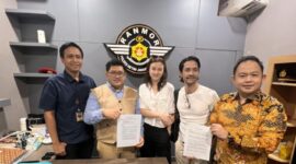 Foto: Kimberly Ryder dan Edward Akbar Didampingi Kuasa Hukum Masing-masing saat Mediasi di Polres Jakarta Selatan, Jumat (11/7/2025). (Dok-Istimewa)