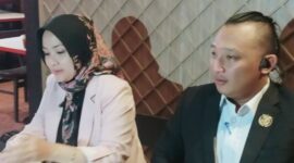 Foto: Dr. Lita Gading bersama Kuasa Hukum Syamsul Jahidin. (Dok-Istimewa)