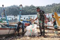 Bersih Pantai hingga Dialog Ekonomi: Danrem 083/Bdj Tunjukkan Wajah Humanis TNI
