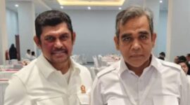 Kuasa hukum H. Japar, Ferdinand Matheus Kilikily bersama H. Japar Ali Yugo, korban dugaan mafia tanah