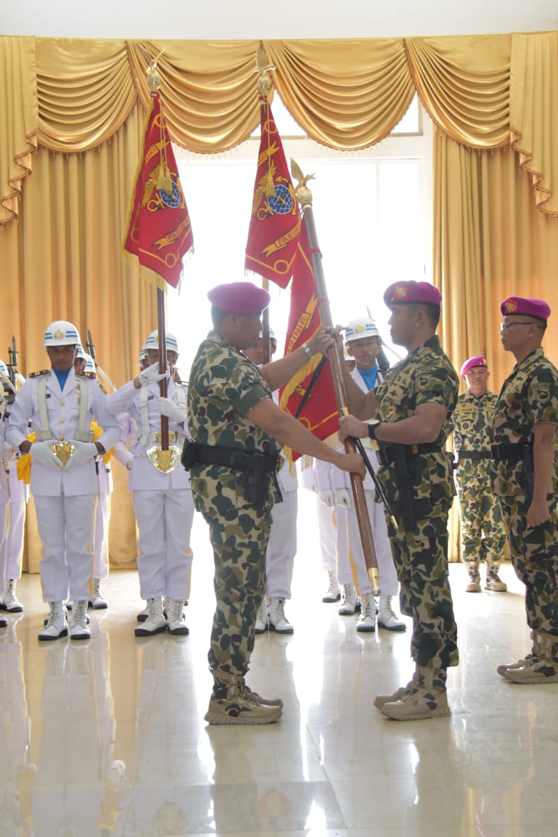 Perwira Senior TNI AL Romanimbun Butarbutar Resmi Nahkodai Denipam 1 Marinir