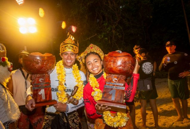 Foto: Westen Hirst dan Jasmine Studer Jadi Juara Termuda dalam Ajang Selancar Paling Prestisius di Dunia. (Dok-Rip Curl Cup Padang Padang 2025)