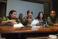 Foto: Barbie Kumalasari, Didampingi Ketua Umum Badan Bantuan Hukum DPP PEMBASMI Dekaligus Pengacara, M. Firdaus Oiwobo, S.H., & Partner. (Dok/Fhm/Okj)