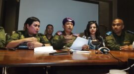 Foto: Barbie Kumalasari, Didampingi Ketua Umum Badan Bantuan Hukum DPP PEMBASMI Dekaligus Pengacara, M. Firdaus Oiwobo, S.H., & Partner. (Dok/Fhm/Okj)