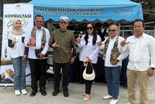 Foto: Senior Partner Kantor Hukum Akhyari Hendri & Partners, Hendri Yudi, S.H., M.H., bersama timnya Memberikan Geratis Konsultasi Hukum Terbuka bagi Siapa Saja yang Membutuhkan Pendampingan. (Dok-Pribadi)