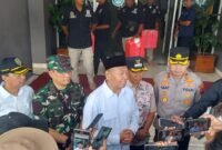 Bupati Tulungagung, Gatut Sunu Wibowo, bersama jajaran Forkopimda Tulungagung memberikan keterangan pers usai pelaksanaan Apel Kebangsaan Jaga Indonesia, Jogo Tulungagung di halaman Kantor Bupati