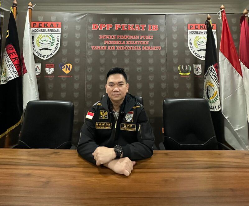 Foto: Sekretaris Jenderal PEKAT Indonesia Bersatu, H. Muhammad Milano Lubis, SH. MH., saat memimpin rapat internal pengurus di Kantor DPP PEKAT Indonesia Bersatu, Jakarta Selatan, Senin (8/9/2025).