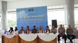 Sejumlah pejabat dan tokoh masyarakat menghadiri kegiatan Gerakan Nasional “Klien Balai Pemasyarakatan Peduli” yang digelar Balai Pemasyarakatan (Bapas) Kelas I Jakarta Barat di Masjid Raya KH. Hasyim Asy’ari, Kalideres, Jakarta Barat, Selasa (9/9/2025).