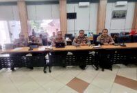 Foto: Sejumlah pejabat Baharkam Polri menghadiri rapat pembahasan Rancangan Peraturan Presiden (Perpres) tentang Perlindungan Keamanan dan Keselamatan Tenaga Medis serta Tenaga Kesehatan di Poltekkes Kemenkes Jakarta.
