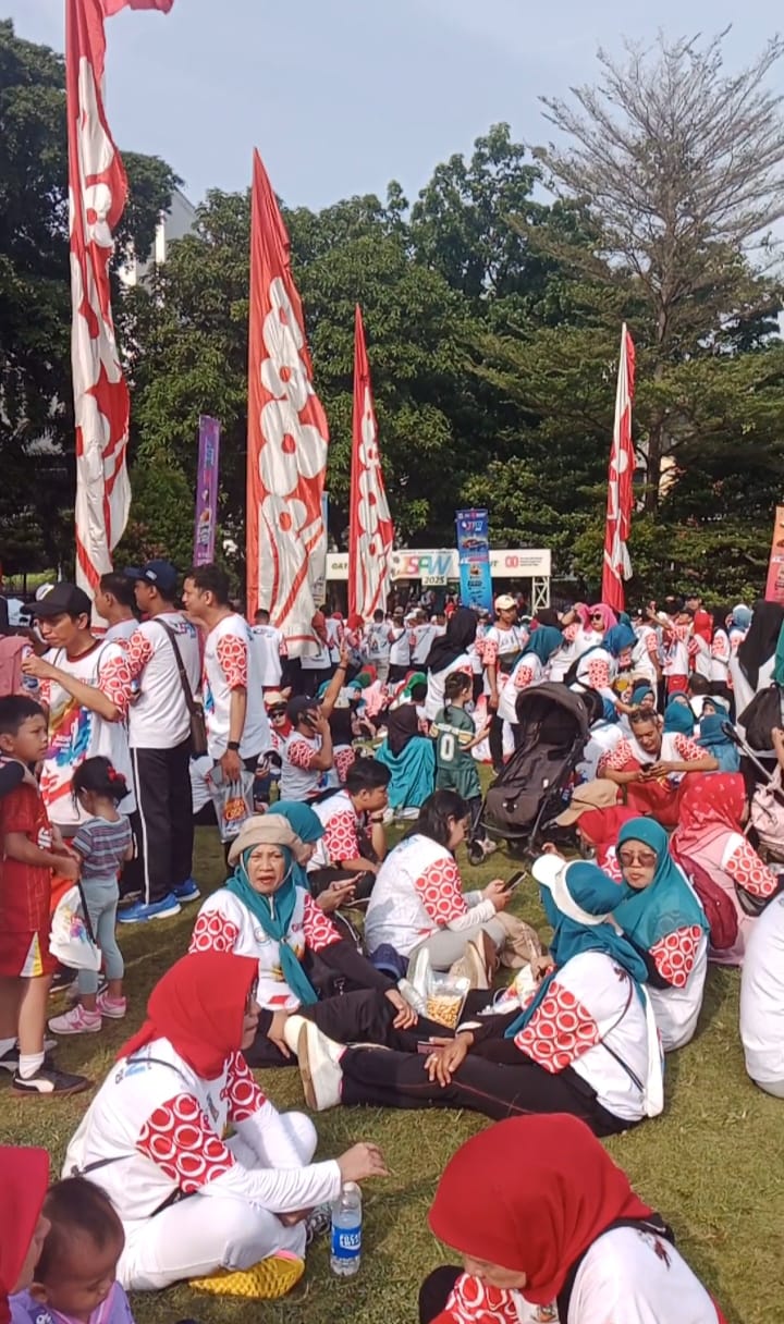 Foto: HKG PKK 2025 di Jaksel: Ribuan Warga Tumpah Ruah Ikuti Funwalk dan Bazar UMKM.