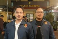 Foto: Kanit Reskrim Polsek Tambora Polres Metro Jakarta Barat, AKP Sudrajat Djumantara dan bersama Panit Prio