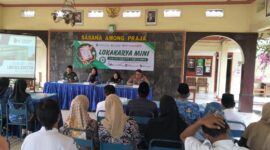 Foto: Camat Pogalan Dilly Dwi Kurniasari, Danramil 0806-02 Pogalan Lettu Inf Teguh Sasongko, jajaran Polsek Pogalan, Kepala Puskesmas Pogalan, serta tokoh masyarakat.