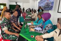 Foto: Kodim 0807 Tulungagung menggelar bakti sosial kesehatan dalam rangka memperingati HUT ke-80 TNI tahun 2025, bertempat di Aula Pandu Sakti Makodim Tulungagung.