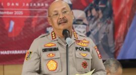 Foto: Kalemdikpol Polri Komjen Pol Chryshnanda Dwilaksana saat memberikan arahan penting kepada jajaran, Selasa (30/9/2025).