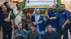 Foto: Ambulans Khusus Jurnalis Diluncurkan YPJI (Yayasan Peduli Jurnalis Indonesia). (Dok-Istimewa)