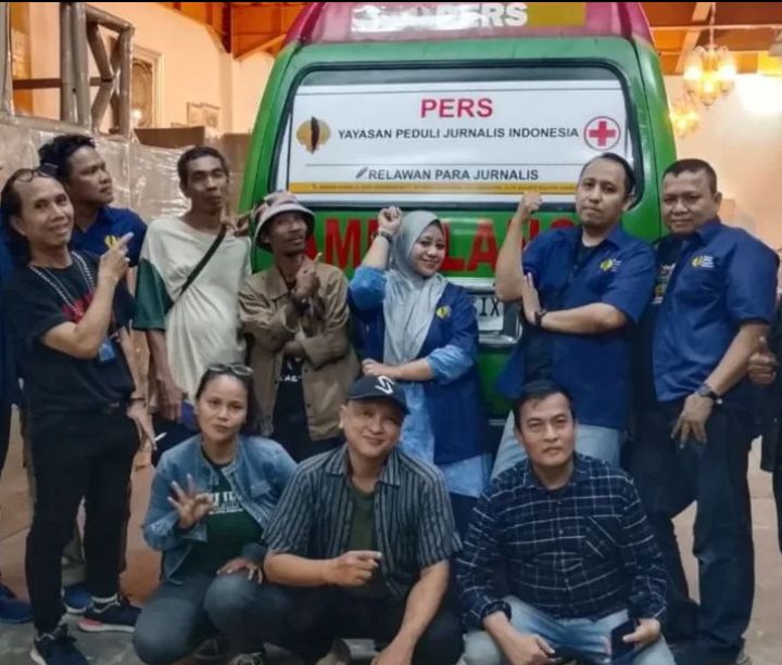 Foto: Ambulans Khusus Jurnalis Diluncurkan YPJI (Yayasan Peduli Jurnalis Indonesia). (Dok-Istimewa)