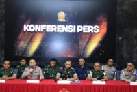 Foto: Konferensi Pers di Balai Wartawan Pusat Penerangan (Puspen) TNI, Markas Besar TNI, Jakarta, Jumat (5/9/2025). Turut hadir dalam kesempatan itu Karoprovos Divpropam Polri, Brigjen Pol Naek Pamen Simanjuntak. (Dok-Puspen TNI)