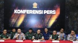 Foto: Konferensi Pers di Balai Wartawan Pusat Penerangan (Puspen) TNI, Markas Besar TNI, Jakarta, Jumat (5/9/2025). Turut hadir dalam kesempatan itu Karoprovos Divpropam Polri, Brigjen Pol Naek Pamen Simanjuntak. (Dok-Puspen TNI)