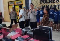 Foto: Kapolres Metro Jakarta Timur, Kombes Pol Alfian Nurrizal, dalam konferensi pers yang digelar Senin (8/9/2025). (Dok-Istimewa)