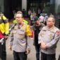 Foto: Kabid Humas Polda Metro Jaya, Brigjen Ade Ary Syam Indradi (tengah), Direktur Tahanan dan Barang Bukti (Tahti) Polda Metro Jaya, AKBP Dermawan Karosekali (kanan pojok). (Dok-Istimewa)