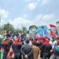 Foto: Demonstrasi Buruh di Depan Pintu Masuk Gedung DPR RI, Senin (22/9/2025). (Dok-Istimewa)
