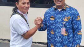 Foto: Holi Sutanto Plt Camat Palmerah dan Henda LMK Kel Palmerah 