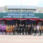 Foto: HUT ke-80 TNI yang digelar Kodim 0807/Tulungagung di halaman Kantor Bupati Tulungagung, Minggu (5/10/2025).