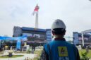 Foto: Petugas PLN memantau kesiapan sistem kelistrikan di kawasan Monumen Nasional (Monas), Jakarta, menjelang Upacara Peringatan HUT ke-80 Tentara Nasional Indonesia (TNI) yang dipimpin langsung oleh Presiden Republik Indonesia, Prabowo Subianto.