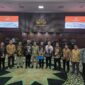 Foto: Ketua Umum PWI Pusat Akhmad Munir bersama jajaran pengurus menghadiri sidang lanjutan uji materi Pasal 8 Undang-Undang Nomor 40 Tahun 1999 tentang Pers di Mahkamah Konstitusi (MK), Selasa (21/10/2025).