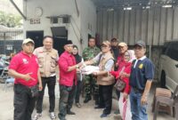 Foto: Sebagai bentuk kepedulian, Forum Kewaspadaan Dini Masyarakat (FKDM) Kelurahan Angke, Lembaga Musyawarah Kelurahan (LMK), serta Babinsa Kelurahan Angke.