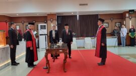 Foto: Pengambilan sumpah jabatan Ketua Pengadilan Negeri (PN) Jakarta Timur Kelas 1A Khusus, Iwan Anggoro Warsita, S.H., M.Hum., pada Jumat (24/10/2025).