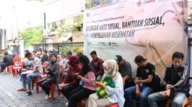 Foto: Warga Antusias Ikuti Pemeriksaan Kesehatan Gratis di Bapas Jakarta Barat.