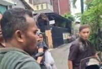 Foto: Insiden kekerasan terhadap jurnalis kembali mencuat. Dua wartawan, yakni Miftahul Munir dari Harian Warta Kota dan portal Wartakotalive.com, serta Rizki Fahluvi dari stasiun televisi MNCTV, diduga menjadi korban penganiayaan oleh seorang oknum pegawai Satuan Pelayanan Pemenuhan Gizi (SPPG) Gedong 2 di Jakarta Timur, Selasa (30/9/2025) siang. (Dok-Istimewa)