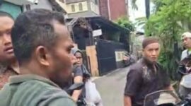 Foto: Insiden kekerasan terhadap jurnalis kembali mencuat. Dua wartawan, yakni Miftahul Munir dari Harian Warta Kota dan portal Wartakotalive.com, serta Rizki Fahluvi dari stasiun televisi MNCTV, diduga menjadi korban penganiayaan oleh seorang oknum pegawai Satuan Pelayanan Pemenuhan Gizi (SPPG) Gedong 2 di Jakarta Timur, Selasa (30/9/2025) siang. (Dok-Istimewa)