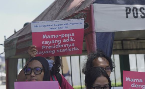 Foto: Gelombang penolakan terhadap Program Makan Bergizi Gratis (MBG) semakin meluas. Kali ini, Koalisi Warga Tolak MBG secara tegas mendesak pemerintah menghentikan program yang diklaim sebagai solusi penanganan stunting, namun justru menimbulkan sederet persoalan serius. (Dok-ICW)