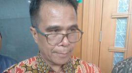 Foto: Erdi Surbakti Kuasa Hukum Lia Hertika Hudayani saat Wawancara di Pengadilan Negeri Jakarta Pusat, Selasa (7/10/2025). (Dok-Okj/Fahmy)