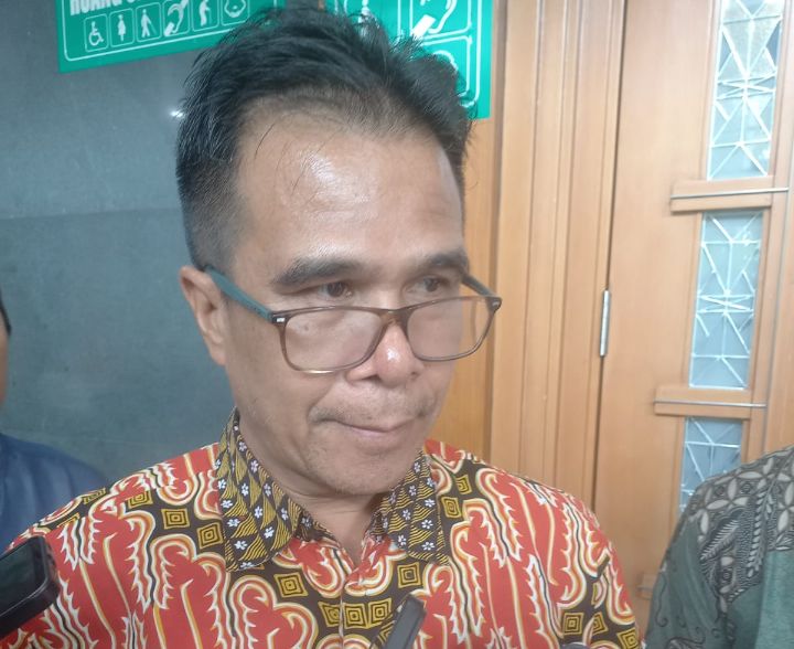 Foto: Erdi Surbakti Kuasa Hukum Lia Hertika Hudayani saat Wawancara di Pengadilan Negeri Jakarta Pusat, Selasa (7/10/2025). (Dok-Okj/Fahmy)